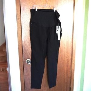 Black skinny cut maternity pants - NWT